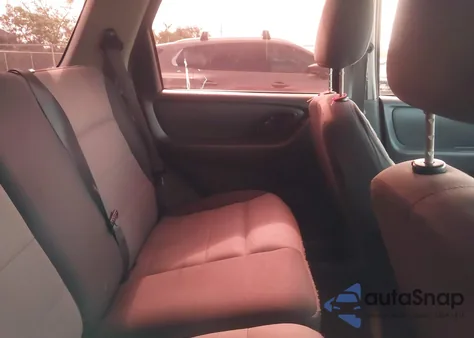 2005 Ford Escape Xls из США, поврежденный, VIN 1FMYU92Z15KC45047